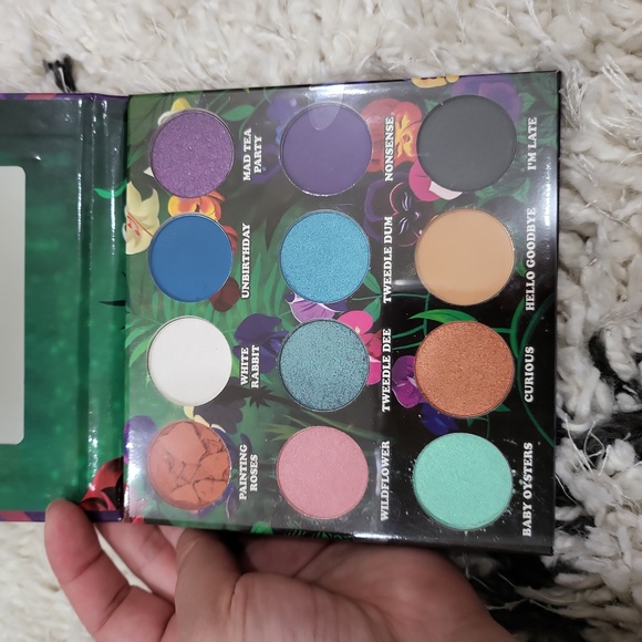 disney alice in wonderland eyeshadow palette - Picture 2 of 2